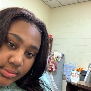 Meet your Posher, Ajayla